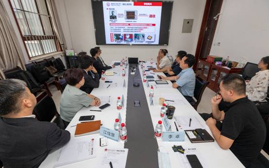 普源精電科技股份董事長一行訪問通院，共商教育科技領域技術開發新篇章